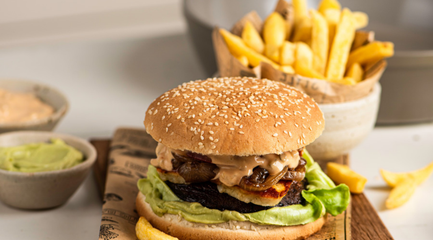 Burger mit Portobello und Halloumi
