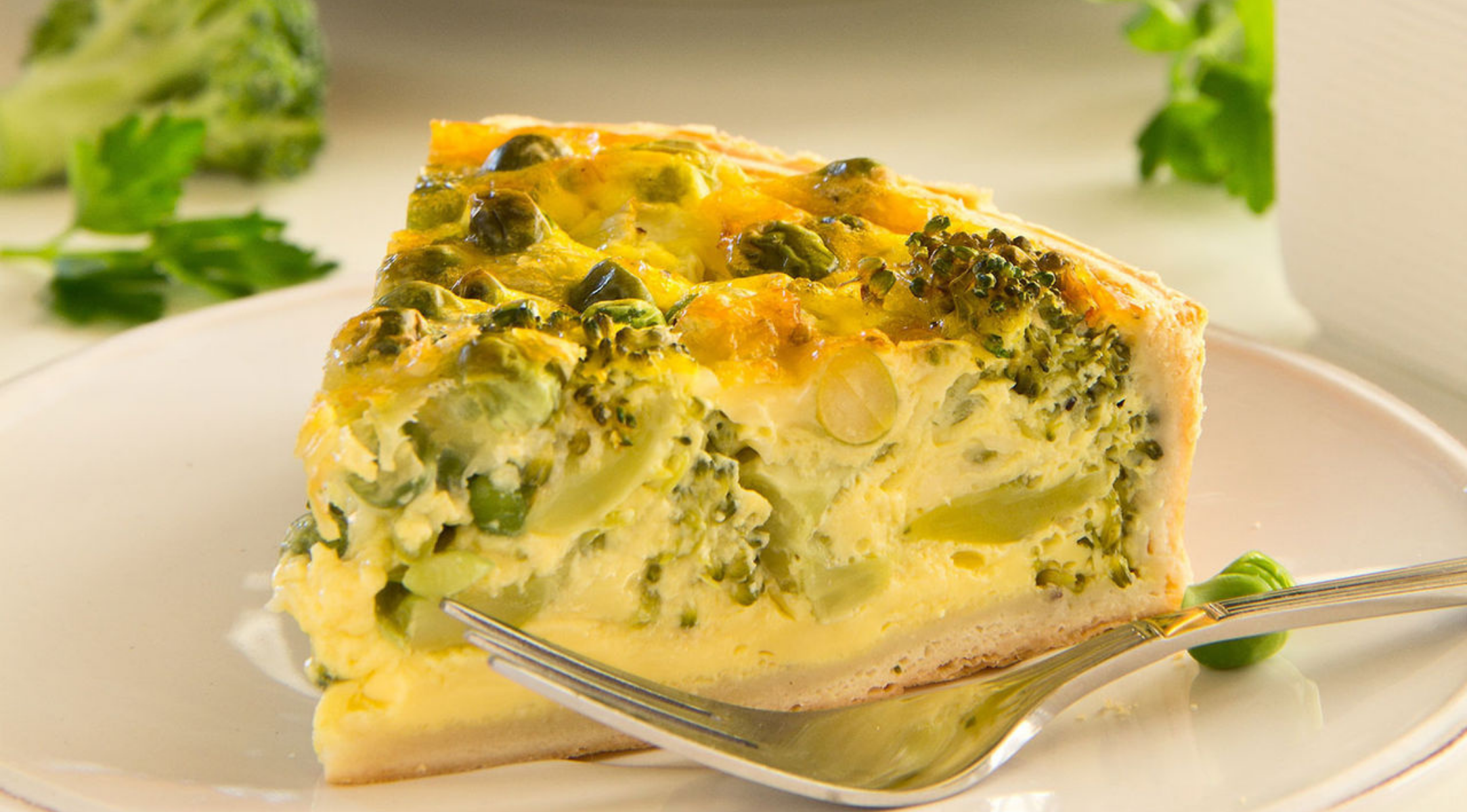 Grüne Quiche mit Brokkoli und Zucchini