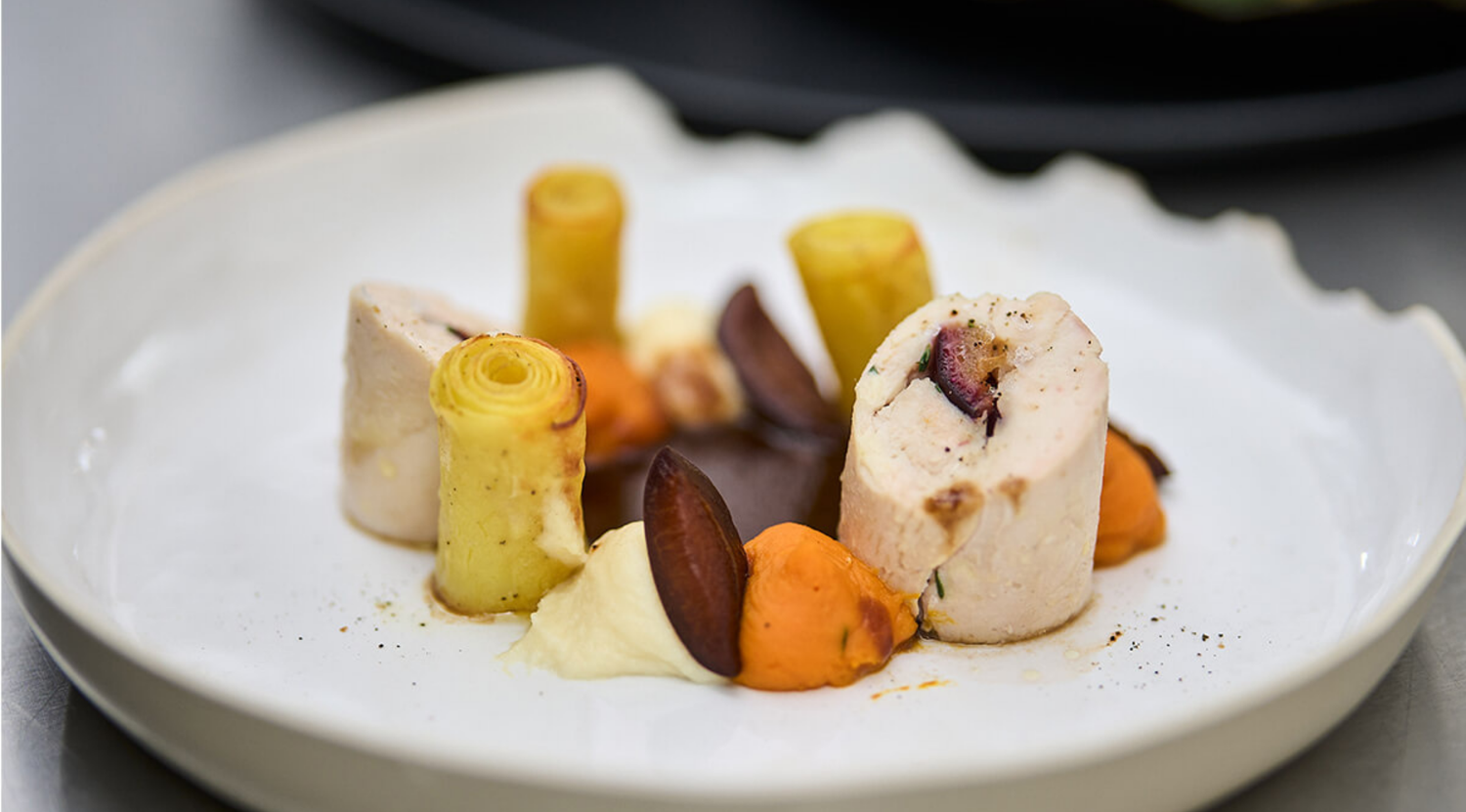 Suprême vom Maishähnchen, gefüllt mit Zwetschgen