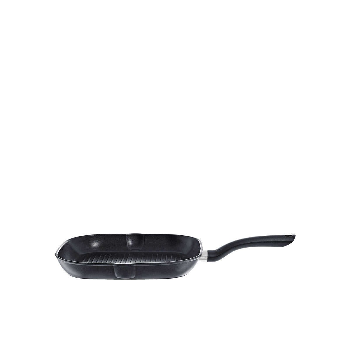 Fissler Cenit® Grillpfanne Induktion 28 cm, schwarz, glattes Design mit Rillen, Antihaftbeschichtung; für Induktion. Auf weißem Hintergrund.