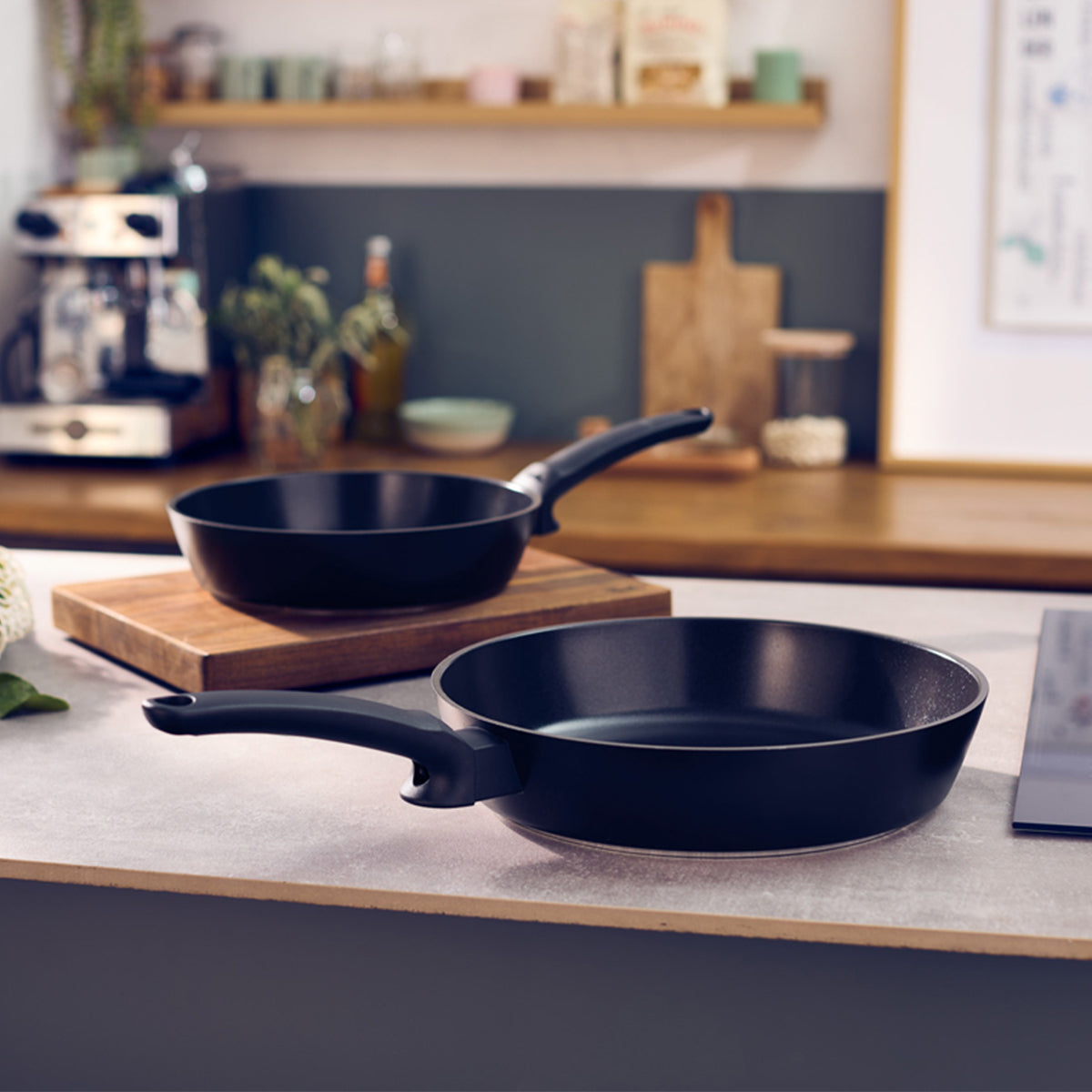 Fissler Ceratal® Evo Comfort Pfannen (24/28 cm), Keramikbeschichtung, Made in Germany – zeitlose Qualität auf der Küchenarbeitsplatte.