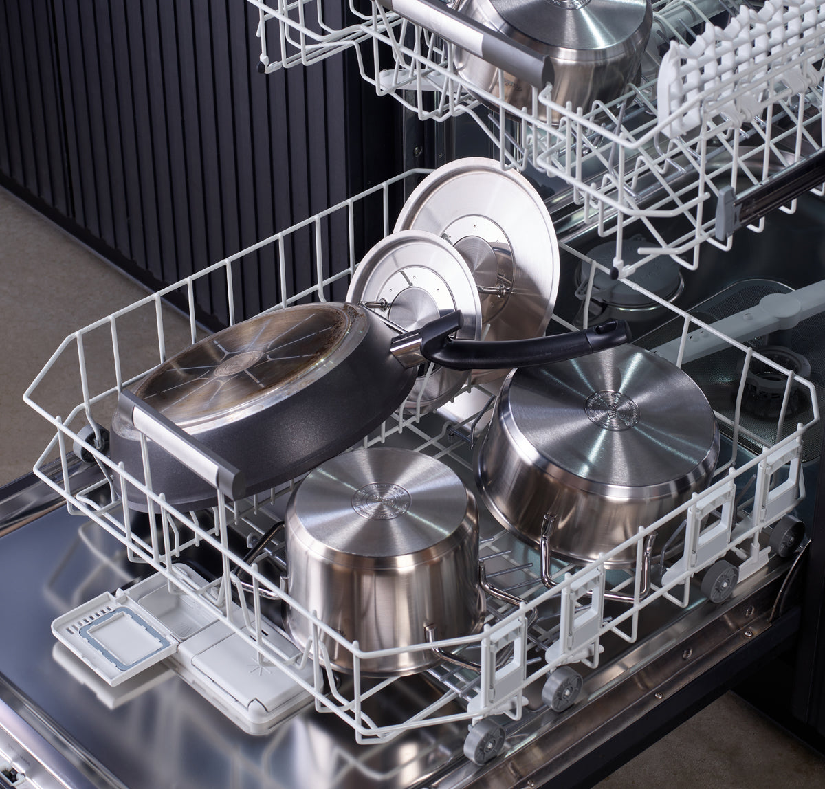 Adamant® Comfort 24cm frying pan with glass lid