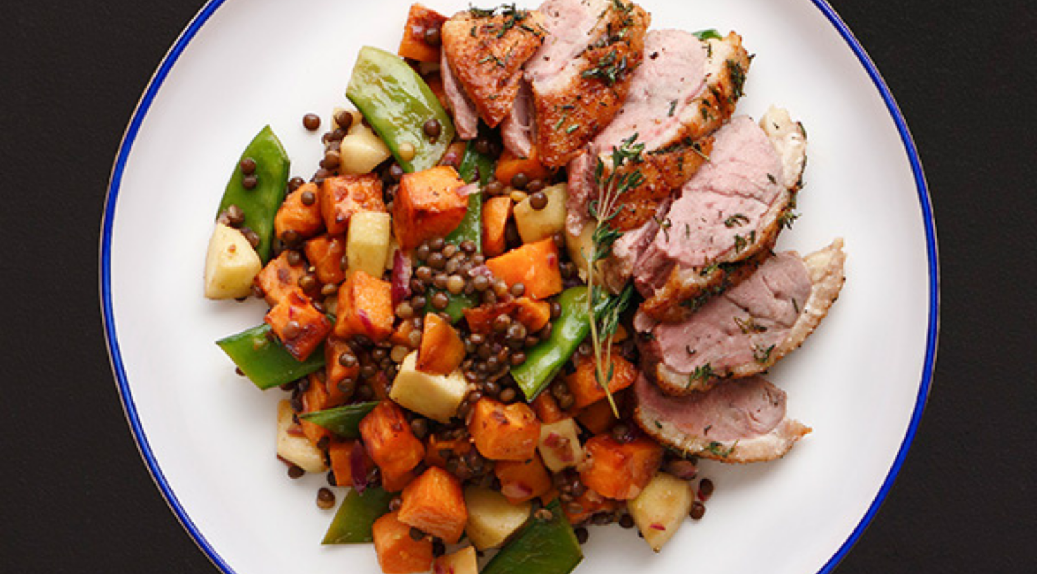 Mit Honig glasierte Entenbrust auf Linsen-Süßkartoffelsalat