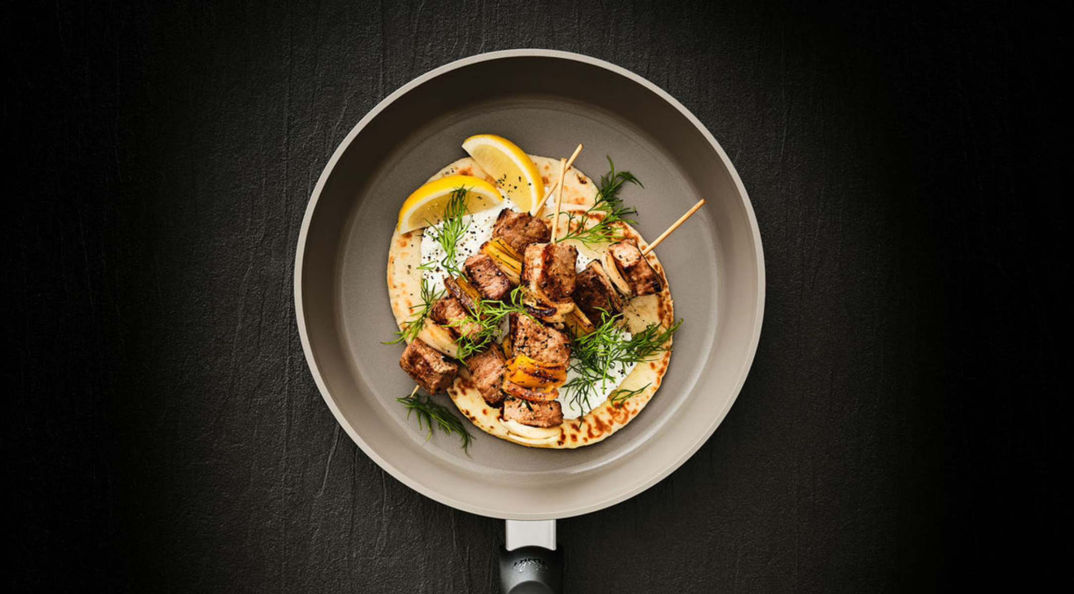 Rindfleischspießchen mit Fladenbrot