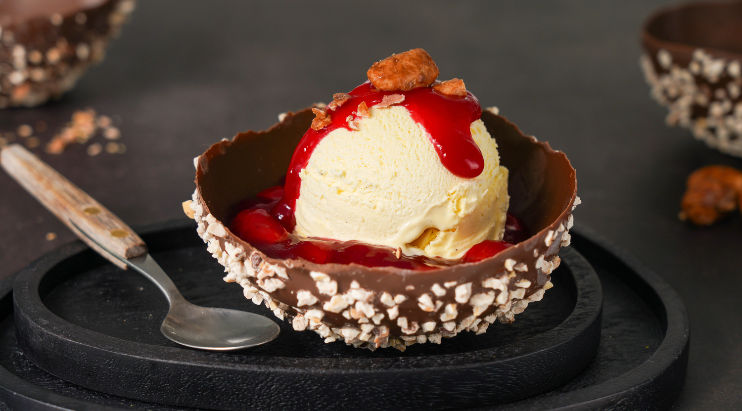 Weihnachtsdessert Schokoschale