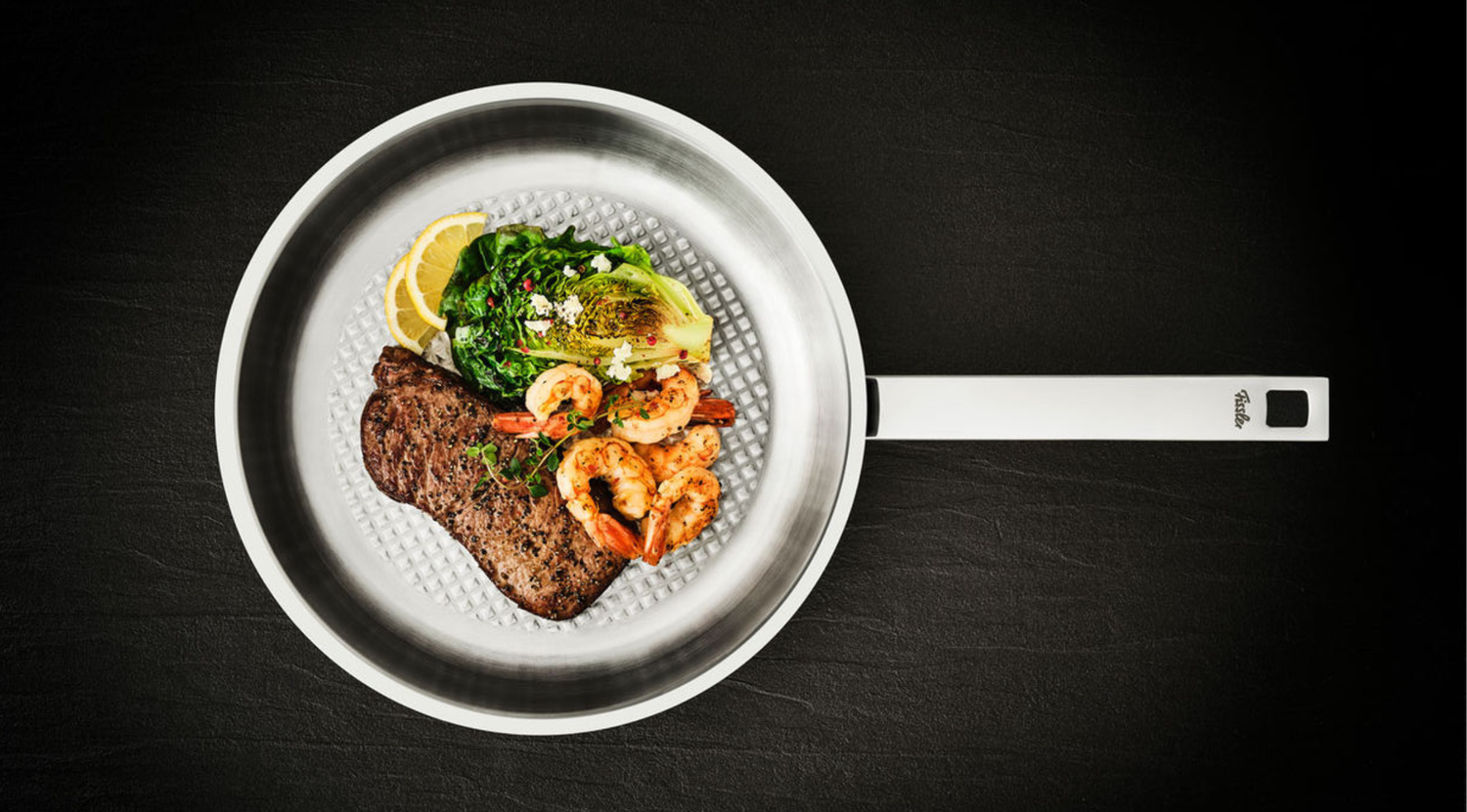 Steak mit gebratenem Römersalat und Garnelen