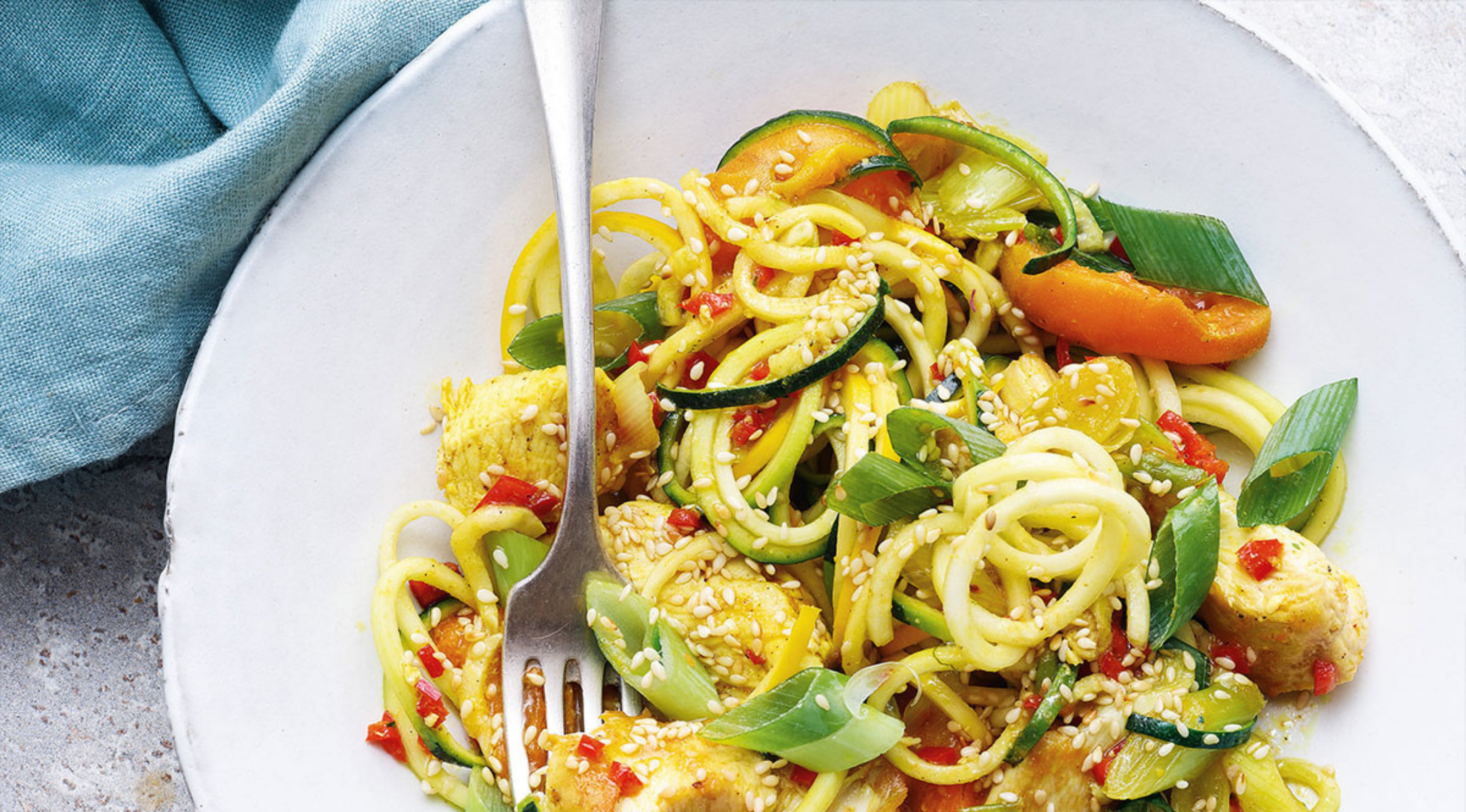 Zucchininudeln mit Hähnchen