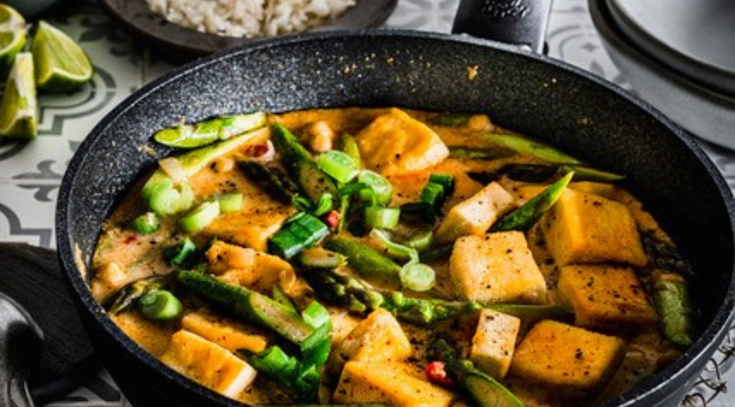 Tofu Curry mit grünem Spargel