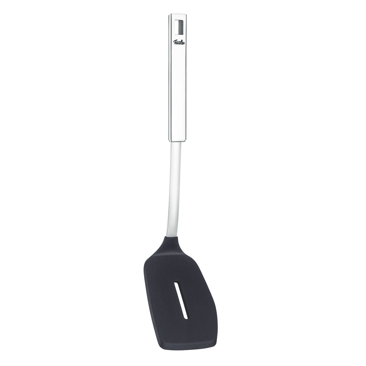 Schlitzspatel aus dem 3-teiligen Pfannenzubehörset von Fissler mit einem präzise gefertigten schwarzen Kopf und einem strapazierfähigen Metallgriff, der die Tradition deutscher Qualität von Fissler widerspiegelt.